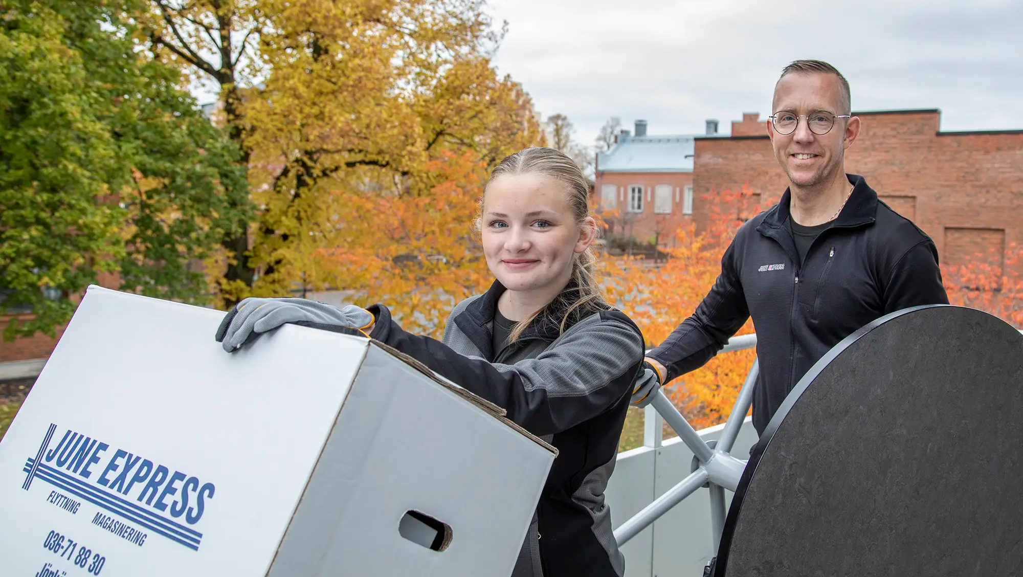 Flyttpersonal utför flytt